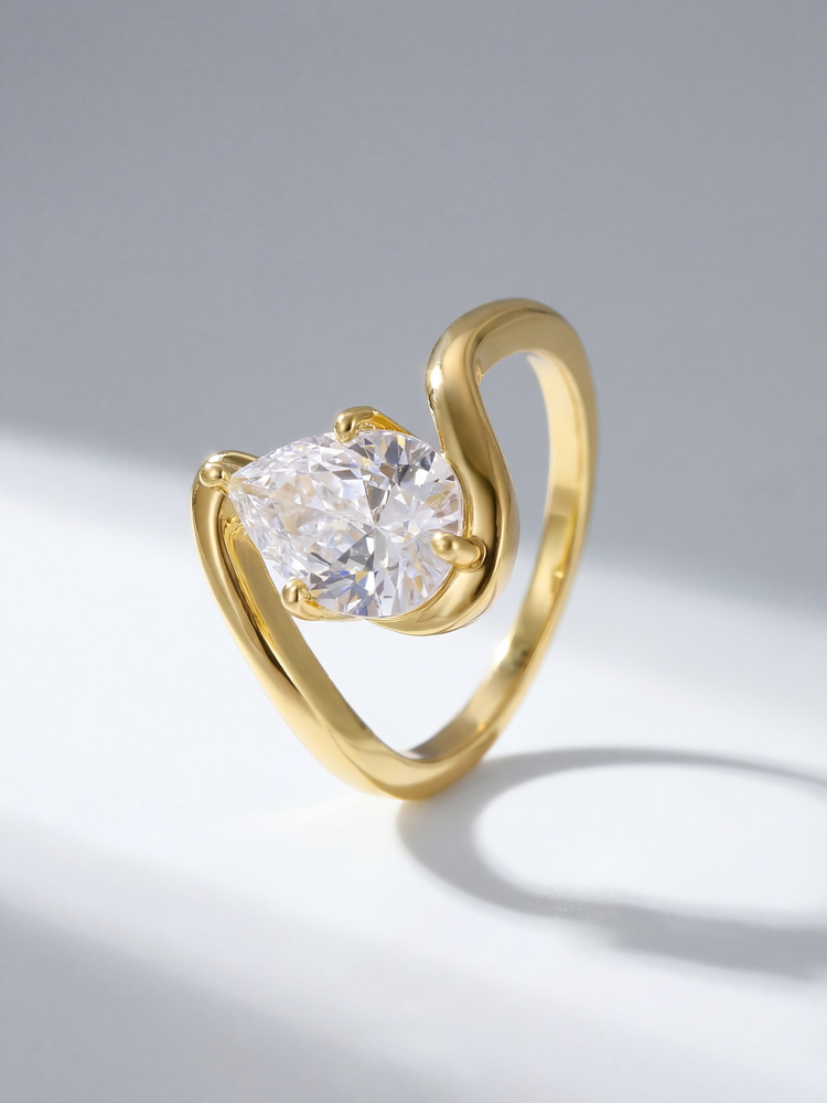 Muse Lumi Diamond Ring